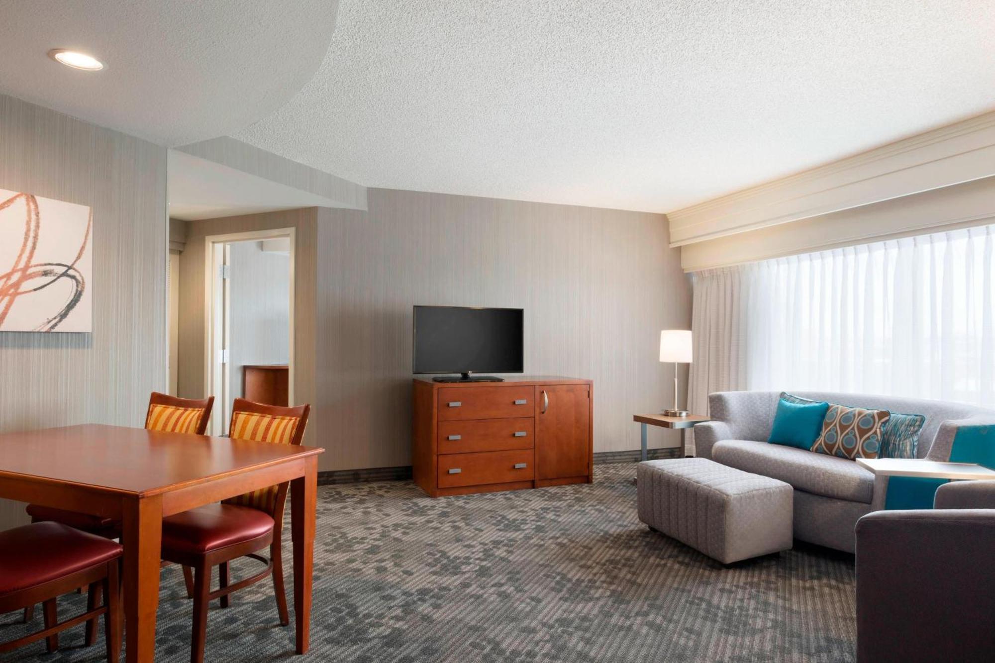 คอร์ตยาร์ด ฟอร์ต สมิตท์ ดาวน์ทาวน์ Hotel ฟอร์ตสมิธ ภายนอก รูปภาพ