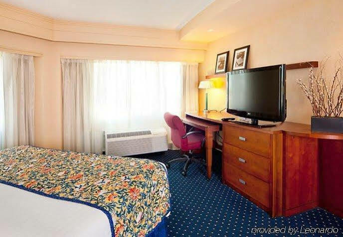 คอร์ตยาร์ด ฟอร์ต สมิตท์ ดาวน์ทาวน์ Hotel ฟอร์ตสมิธ ภายนอก รูปภาพ